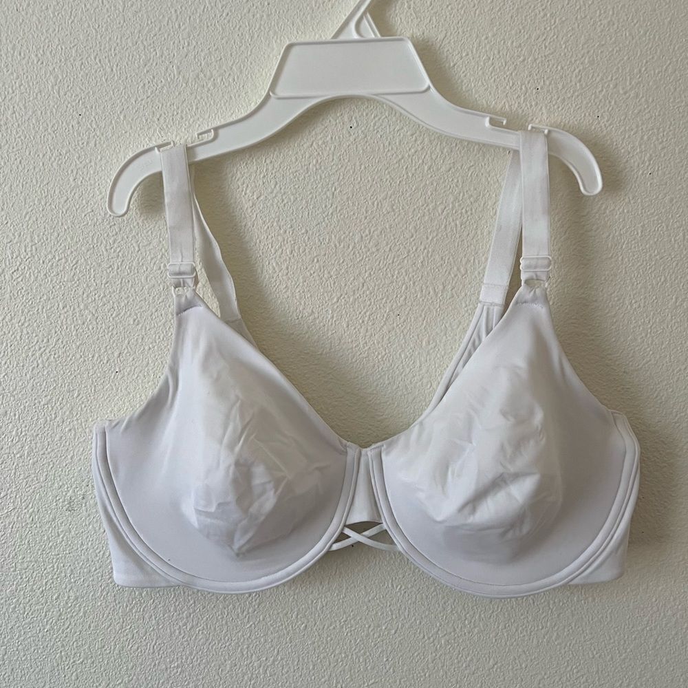Vanity Fair White Non Padded Underwire Bra size 40D
